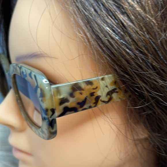 LC Lauren Conrad Bronxie Small Rectangle Sunglasses Tortoise Pattern Brown Lens - Picture 2 of 10